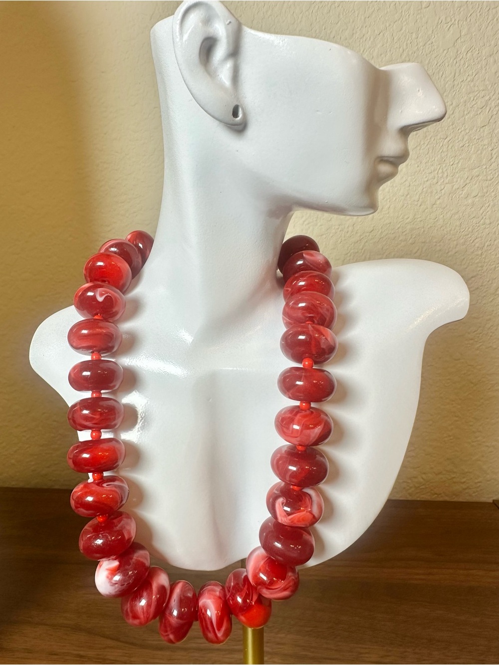 “18 Candy Apple Red Marble Acrylic Bubble Statement Necklace